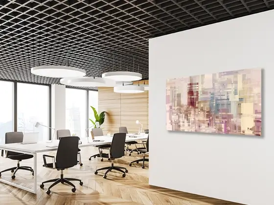 Tableau sur verre dans un bureau moderne – décoration murale professionnelle et résistante aux rayures pour espaces professionnels