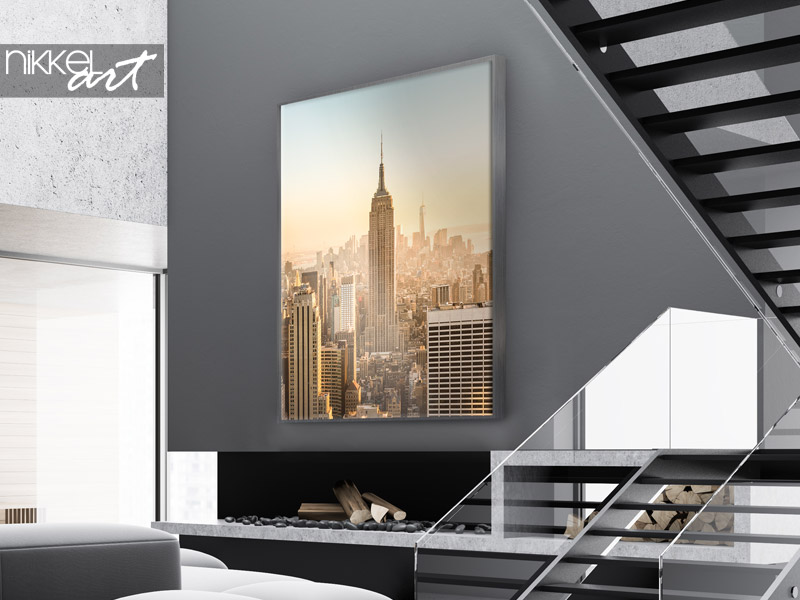 Foto op Textielframe New Yorkse stad. De skyline van de binnenstad van Manhattan met verlichte Empire State Building en wolkenkrabbers bij een geweldige gouden zonsondergang. VS.
