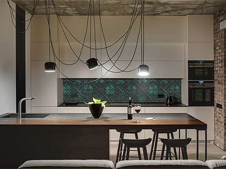 Achterwanden voor kleine keukens: compact en stijlvol