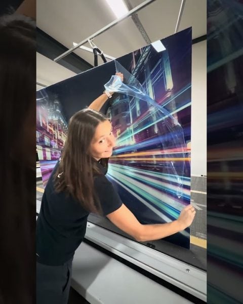 Productvideo: Groot formaat foto op plexiglas met stadsbeeld | Moderne wanddecoratie | Nikkel Art